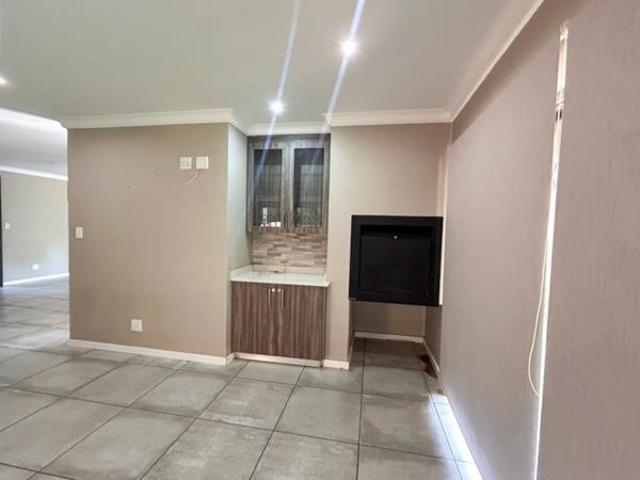 3 Bedroom House in Van Der Hoff Park