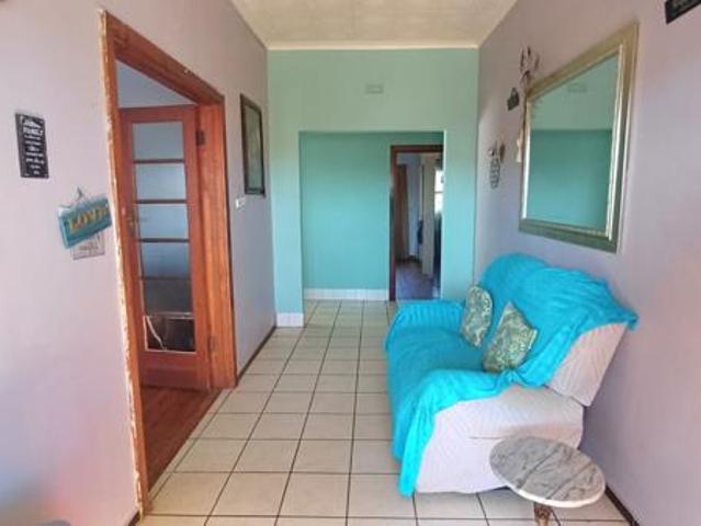 3 Bedroom House in Van Riebeeck Heights