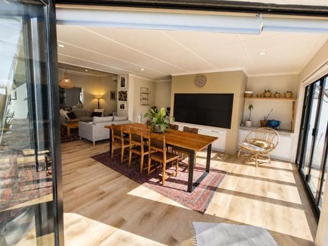 3 Bedroom House in Van Riebeeck Park