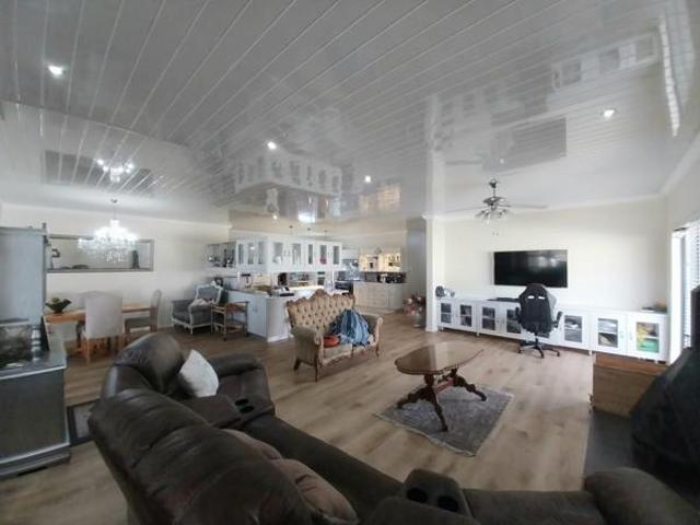 3 Bedroom House in Van Riebeeck Park
