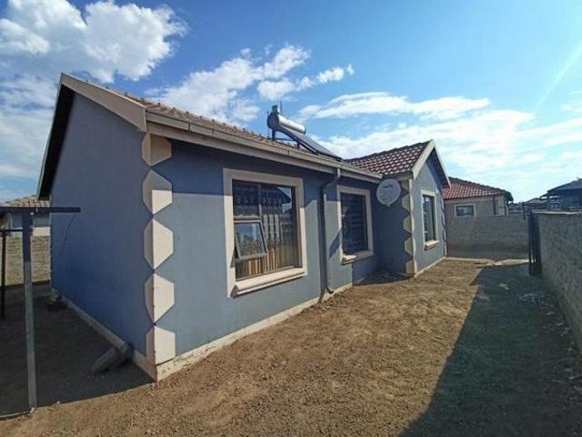 3 Bedroom House in Vanderbijlpark CE4