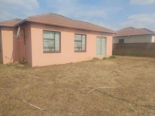 3 Bedroom House in Vanderbijlpark CE7