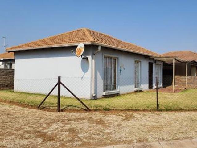 3 Bedroom House in Vanderbijlpark CE7