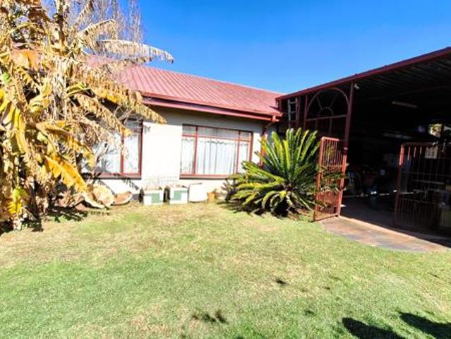 3 Bedroom House in Vanderbijlpark CE5