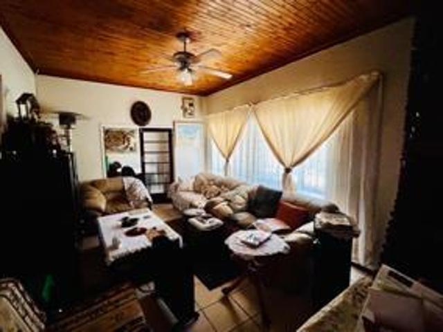 3 Bedroom House in Vanderbijlpark CW3