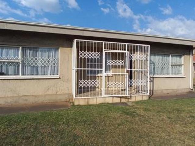 3 Bedroom House in Vanderbijlpark CW6