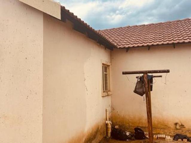 3 Bedroom House in Vanderbijlpark SE4