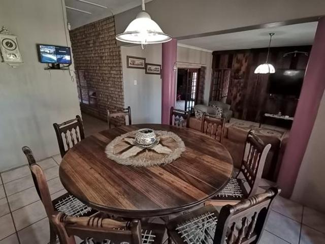 3 Bedroom House in Vanderbijlpark SE4