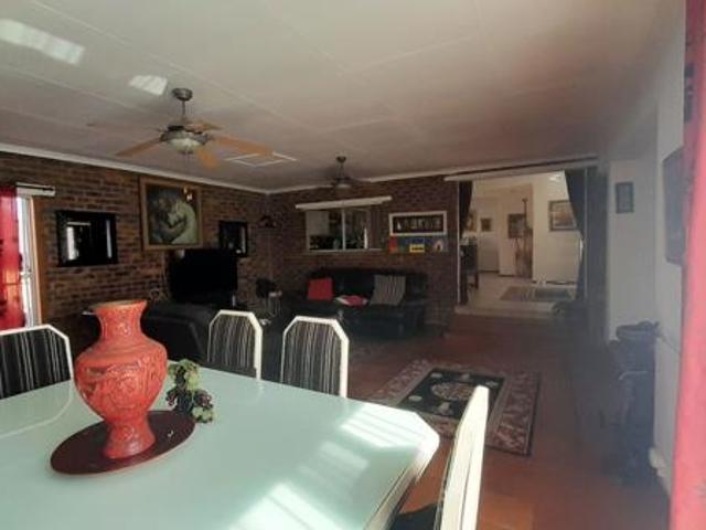 3 Bedroom House in Vanderbijlpark SE4