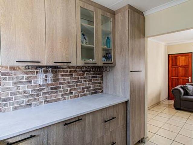 3 Bedroom House in Vanderbijlpark SE4