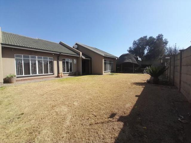 3 Bedroom House in Vanderbijlpark SE6
