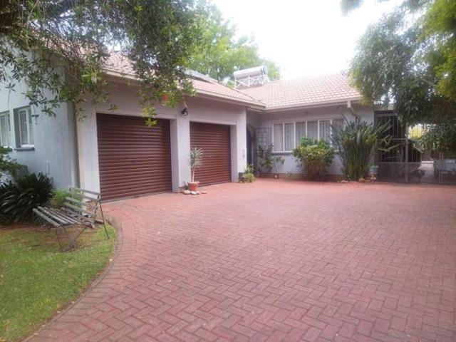 3 Bedroom House in Vanderbijlpark SE6