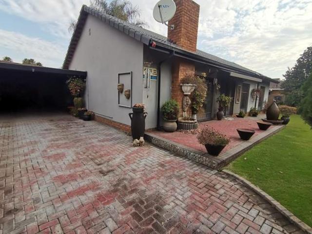 3 Bedroom House in Vanderbijlpark SE6