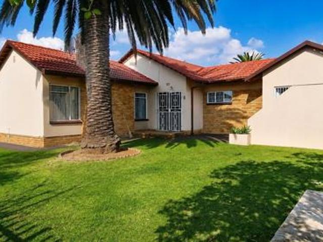 3 Bedroom House in Vanderbijlpark SE6