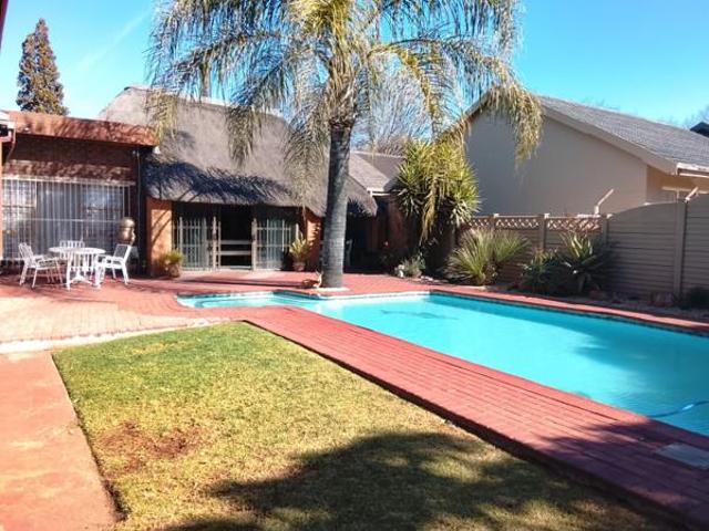 3 Bedroom House in Vanderbijlpark SE7