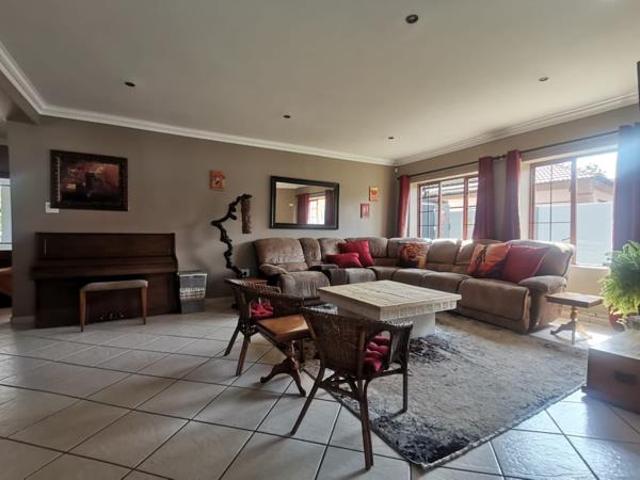 3 Bedroom House in Vanderbijlpark SE8