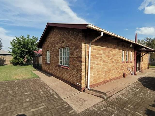 3 Bedroom House in Vanderbijlpark SE1