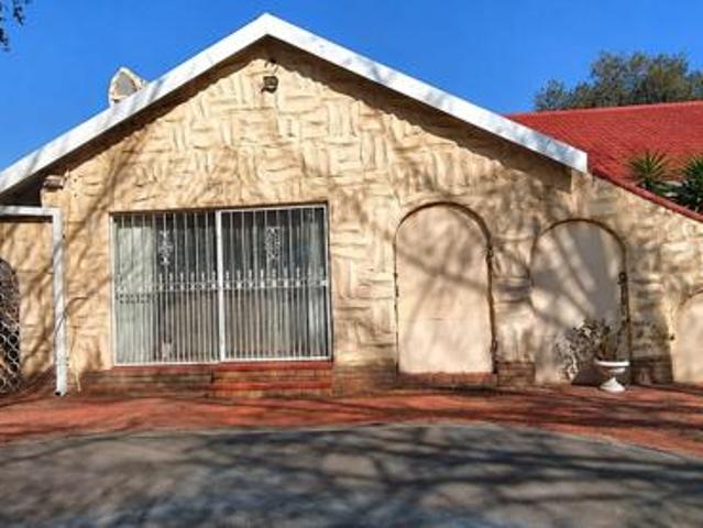 3 Bedroom House in Vanderbijlpark SE7