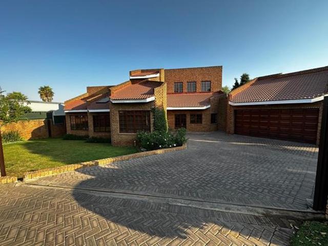 3 Bedroom House in Vanderbijlpark SW5