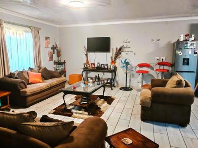 3 Bedroom House in Vanderbijlpark SW1