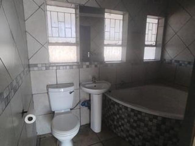 3 Bedroom House in Vanderbijlpark SW