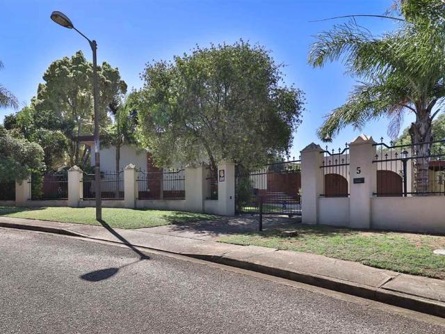 3 Bedroom House in Vanes Estate