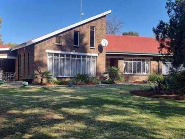 3 Bedroom House in Vereeniging Central