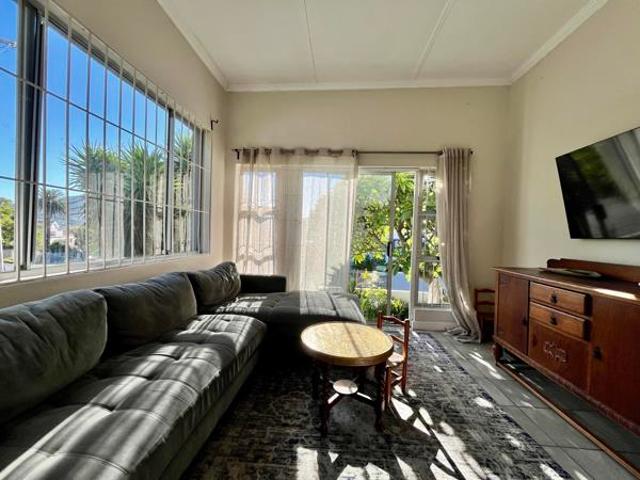 3 Bedroom House in Vredehoek