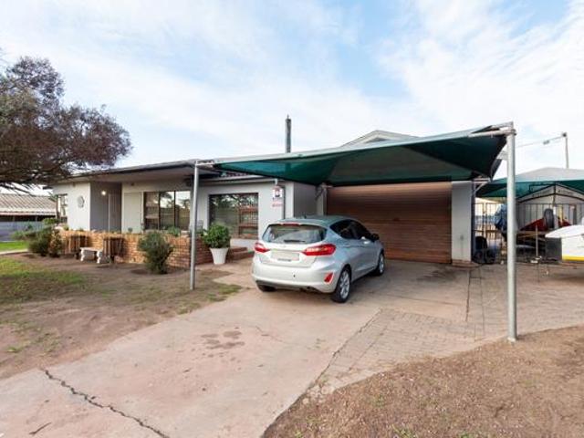 3 Bedroom House in Vredenburg