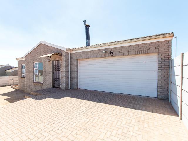 3 Bedroom House in Vredenburg