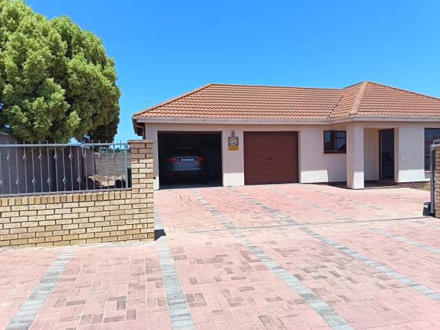 3 Bedroom House in Vredenburg