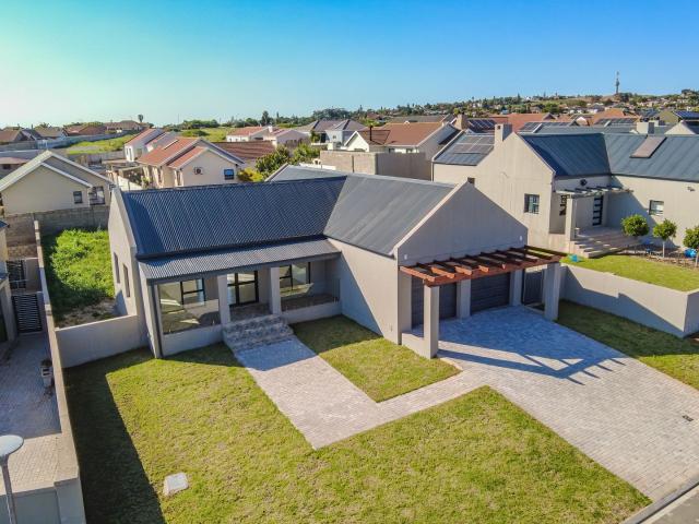 3 Bedroom House in Vredenburg