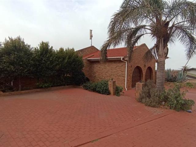 3 Bedroom House in Vredenburg