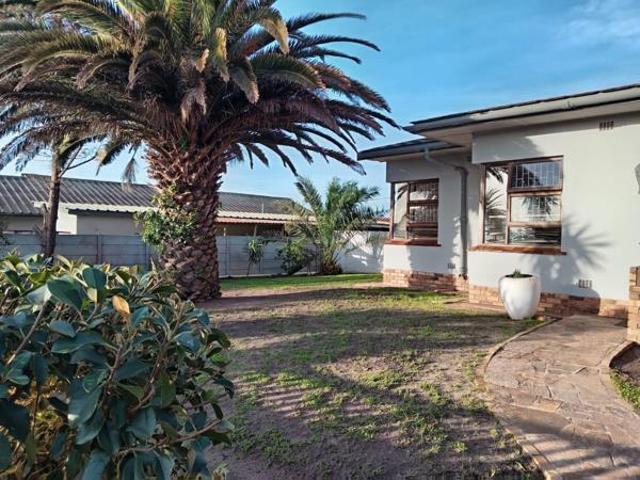 3 Bedroom House in Vredenburg