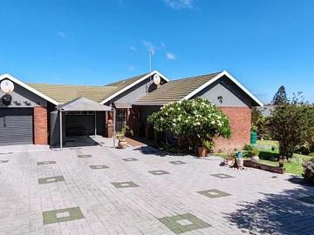 3 Bedroom House in Vredenburg