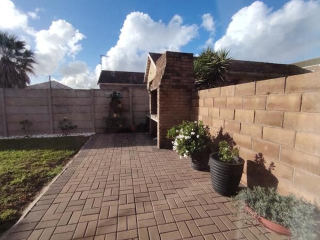 3 Bedroom House in Vredenburg