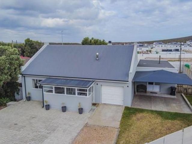 3 Bedroom House in Yzerfontein