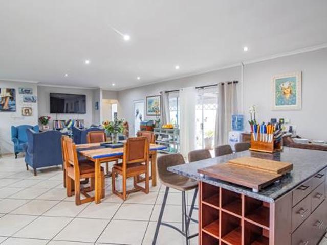 3 Bedroom House in Yzerfontein