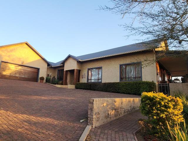 3 Bedroom House in Zeekoewater