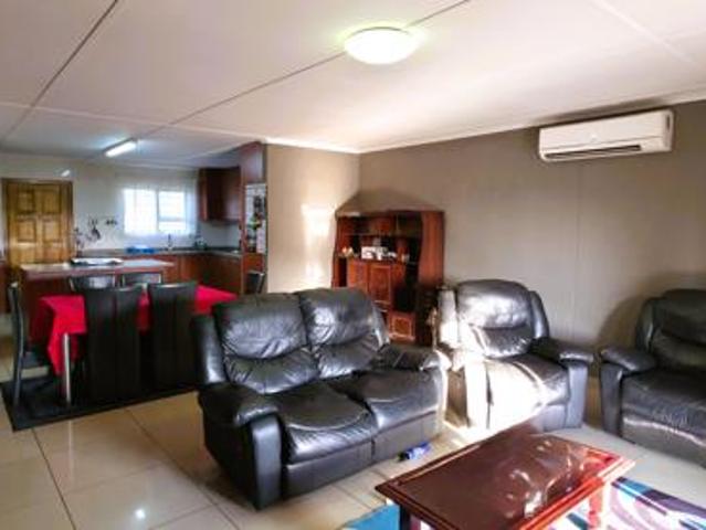 3 Bedroom House in Zidedele