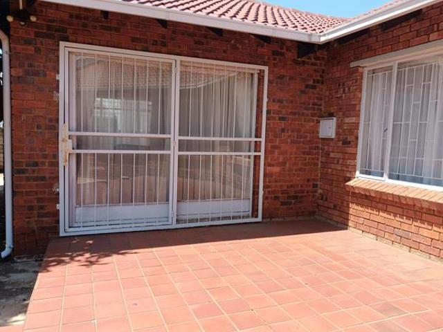 3 Bedroom House in Zwartkop