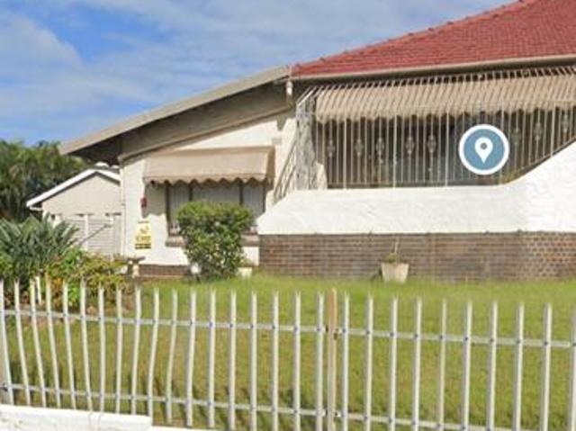 3 bedroom house on the market bluff