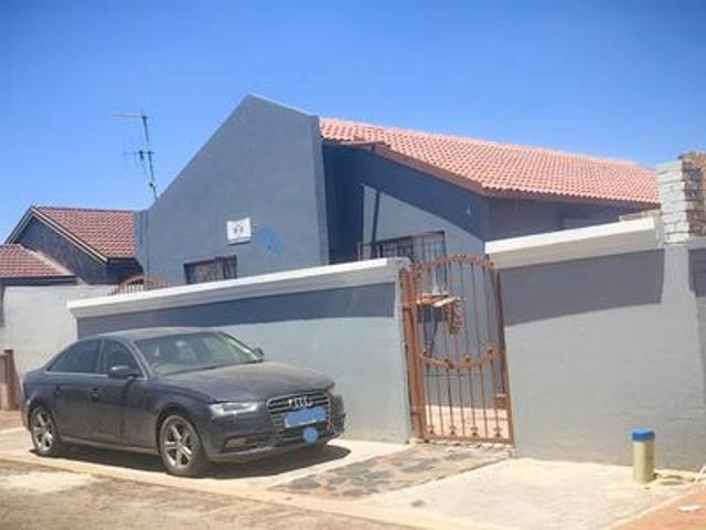 3 bedroom house on the market in tem.