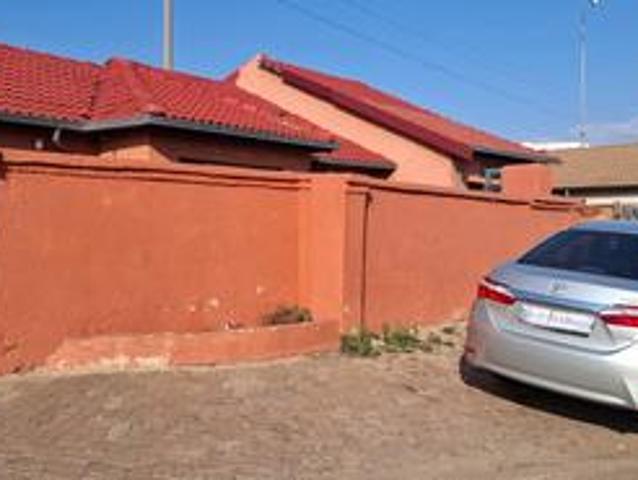 3 bedroom house on the market in tembisa