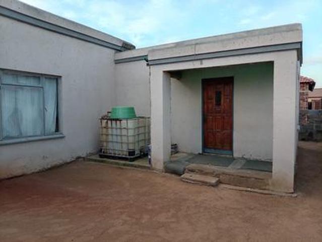 3 bedroom house on the market in tsakane