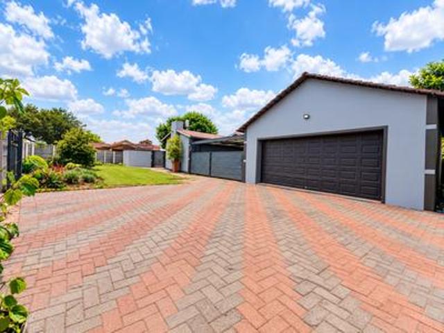 3 bedroom house on the market in van.