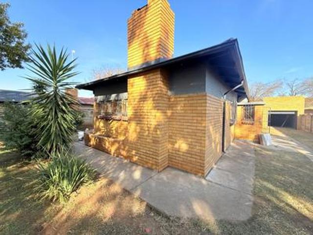 3 bedroom house on the market in van.