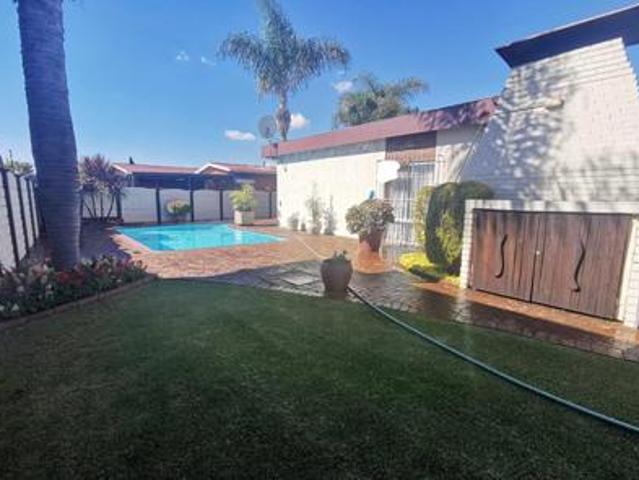 3 bedroom house on the market in van.