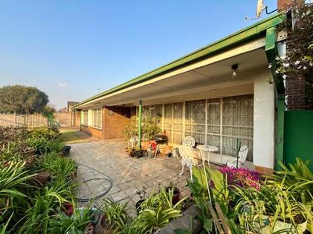 3 bedroom house on the market in van.
