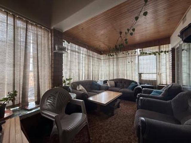 3 bedroom house on the market in van.